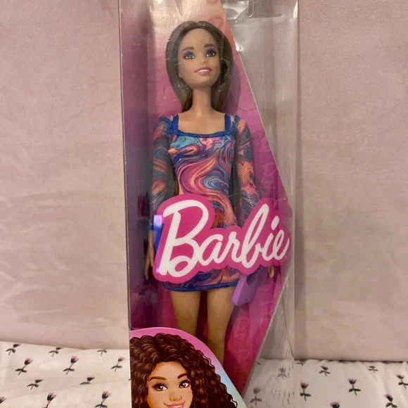 NIB Barbie Fashionistas 206 - Picture 2 of 4